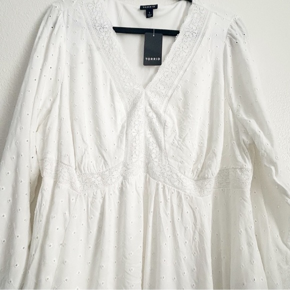 New Torrid Babydoll Eyelet Top - Picture 7 of 10